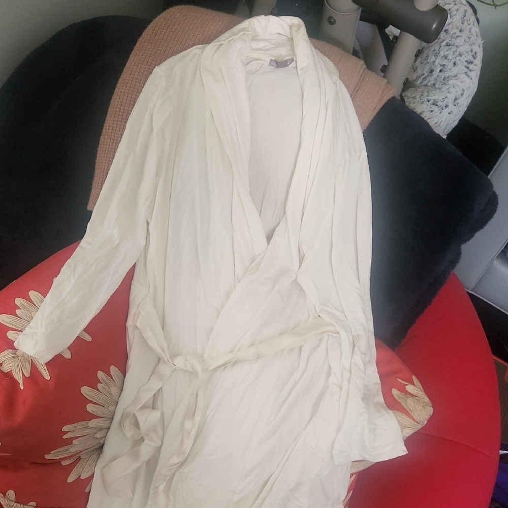 Fleurt Elegant Cream Women's Robe